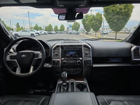 Used 2015 Ford F150 Platinum w/ Equipment Group 701A Luxury AWD/4WD image 15