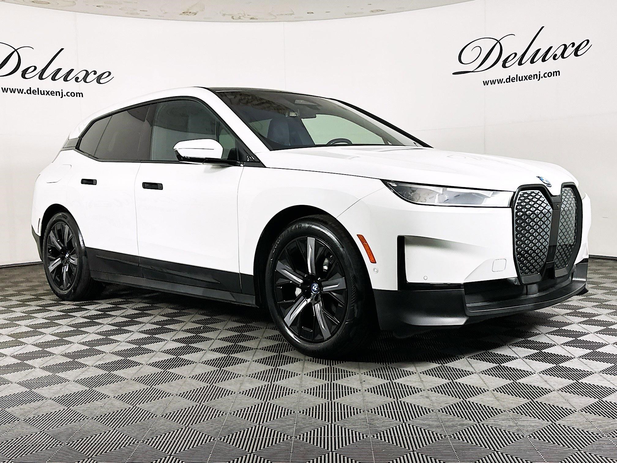 Used 2022 BMW iX xDrive50 w/ Premium Package AWD/4WD image 1