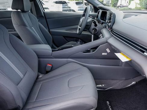 New 2026 Hyundai Elantra SE FWD image 19