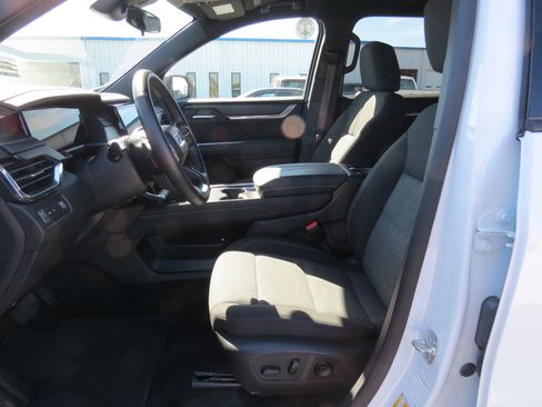 Used 2025 GMC Acadia Elevation image 15