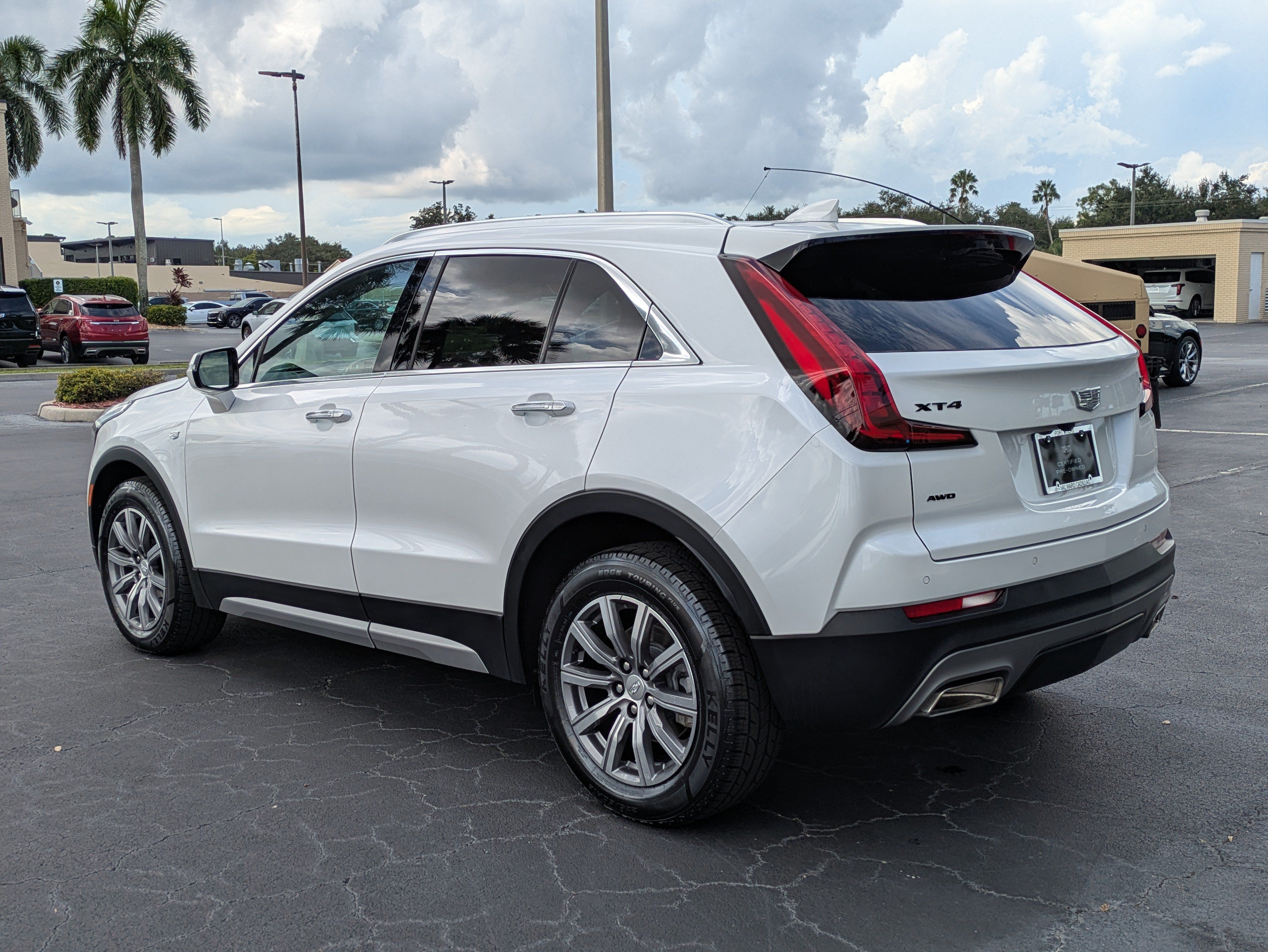 Used 2023 Cadillac XT4 Premium Luxury w/ LPO, Onyx Lite Package AWD/4WD image 4