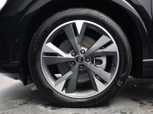 Used 2024 Audi Q4 e-tron Premium Plus w/ Premium Plus image 8