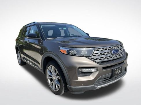 Used 2021 Ford Explorer Limited w/ Equipment Group 301A RWD image 2