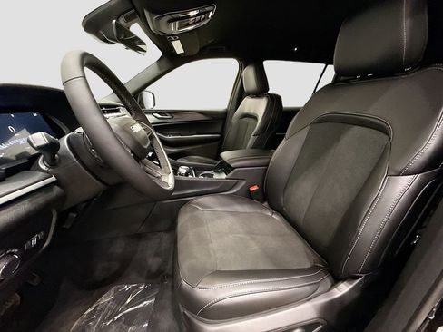 New 2025 Jeep Grand Cherokee L Laredo image 10