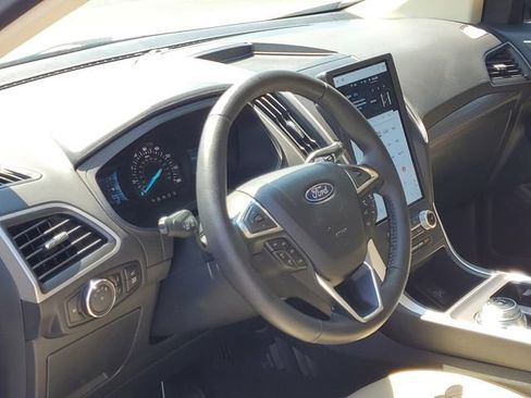 Certified 2024 Ford Edge SEL w/ Convenience Package AWD/4WD image 12