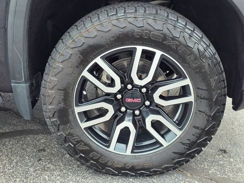 Used 2023 GMC Sierra 1500 AT4 w/ AT4 Premium Package AWD/4WD image 17