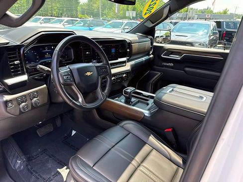 Used 2022 Chevrolet Silverado 1500 High Country w/ LPO, Dark Essentials Package AWD/4WD image 16