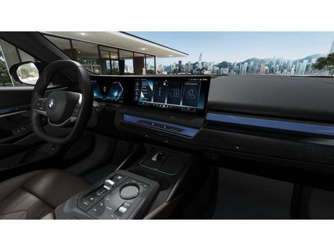 New 2026 BMW i5 eDrive40 w/ Convenience Package image 14