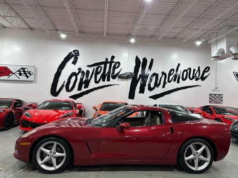 Used 2012 Chevrolet Corvette Coupe w/ 2LT Preferred Equipment Group image 2