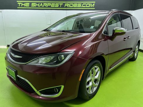 Used 2018 Chrysler Pacifica Limited FWD image 5