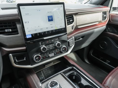 Used 2024 Ford Expedition Max Limited image 10