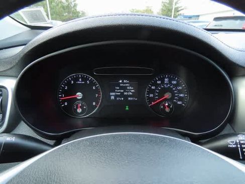 Used 2019 Kia Sorento LX image 25