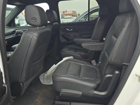 Used 2023 Chevrolet Traverse LT w/ LT Premium Package image 11