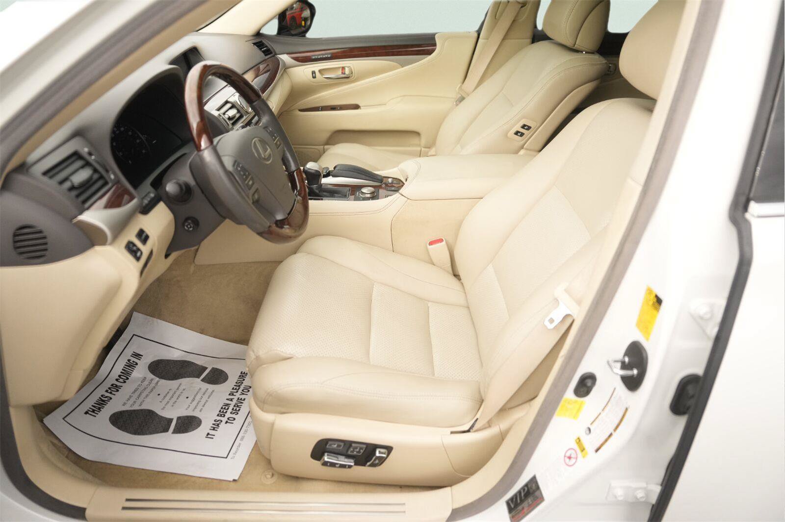 Used 2014 Lexus LS 460 w/ Comfort Package RWD image 9