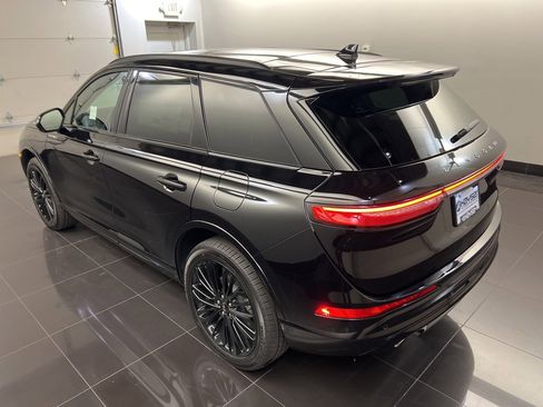 New 2026 Lincoln Corsair Premiere image 4