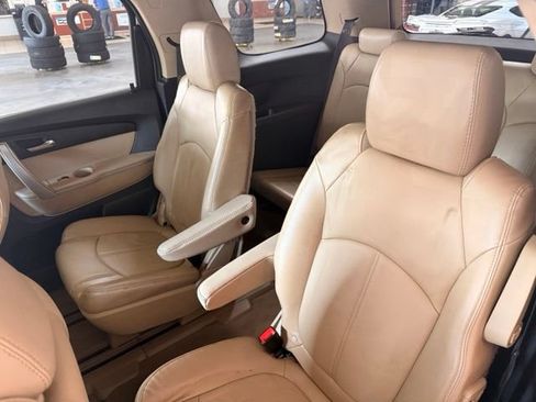 Used 2011 GMC Acadia SLT AWD/4WD image 24