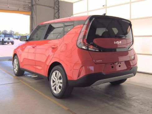 Used 2023 Kia Soul LX FWD image 4