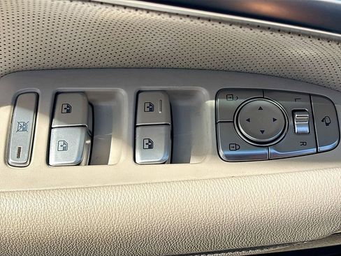 Used 2022 Genesis G70 3.3T RWD image 18