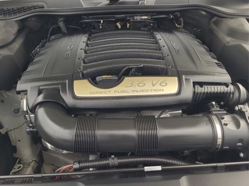 Used 2014 Porsche Cayenne image 28