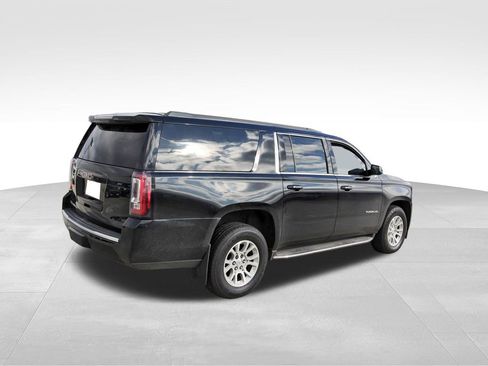 Used 2019 GMC Yukon XL SLT image 4