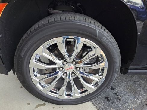 Used 2021 GMC Yukon Denali w/ Denali Premium Package image 22