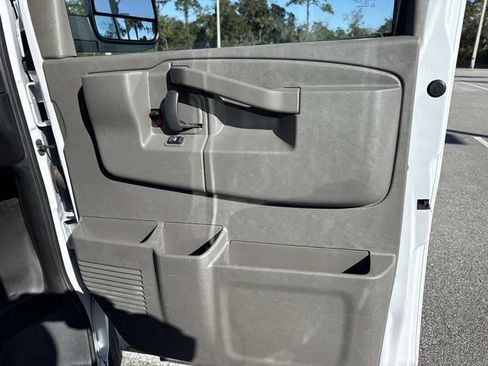 Used 2024 GMC Savana 2500 w/ Driver Convenience Package RWD image 9