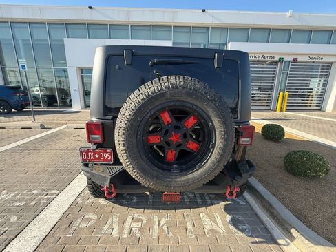 Used 2016 Jeep Wrangler Unlimited Rubicon w/ Dual Top Group AWD/4WD image 7
