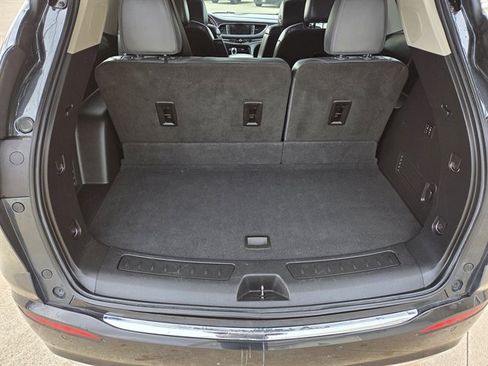 Used 2020 Buick Enclave Premium w/ Sun and Sites Package image 11