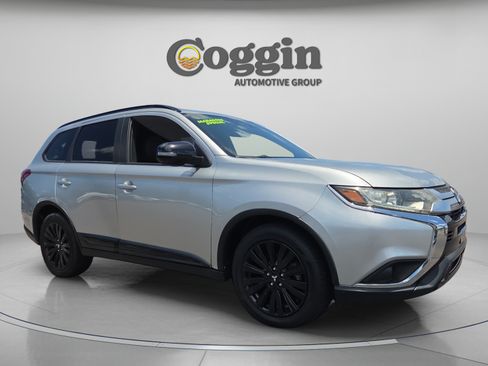 Used 2020 Mitsubishi Outlander SE FWD image 6