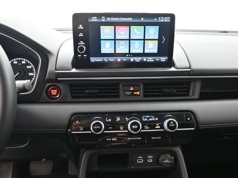 Used 2025 Honda Pilot Touring image 12