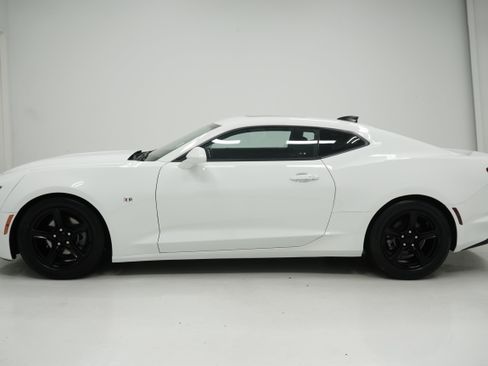 Used 2023 Chevrolet Camaro LT RWD image 7