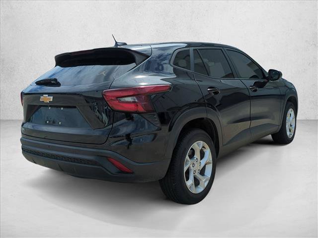 Used 2025 Chevrolet Trax LS w/ LS Convenience Package FWD image 5