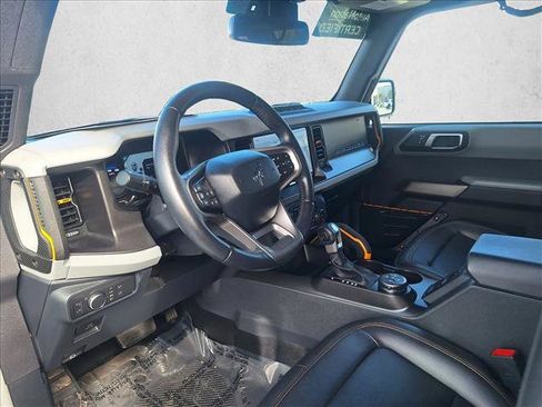 Used 2021 Ford Bronco Badlands image 9