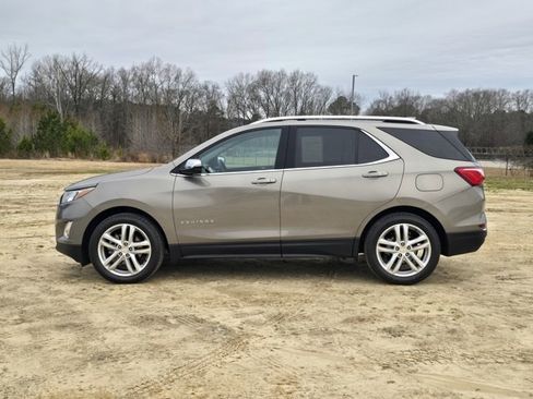 Used 2018 Chevrolet Equinox Premier image 16