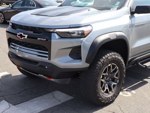 Used 2024 Chevrolet Colorado ZR2 AWD/4WD image 6