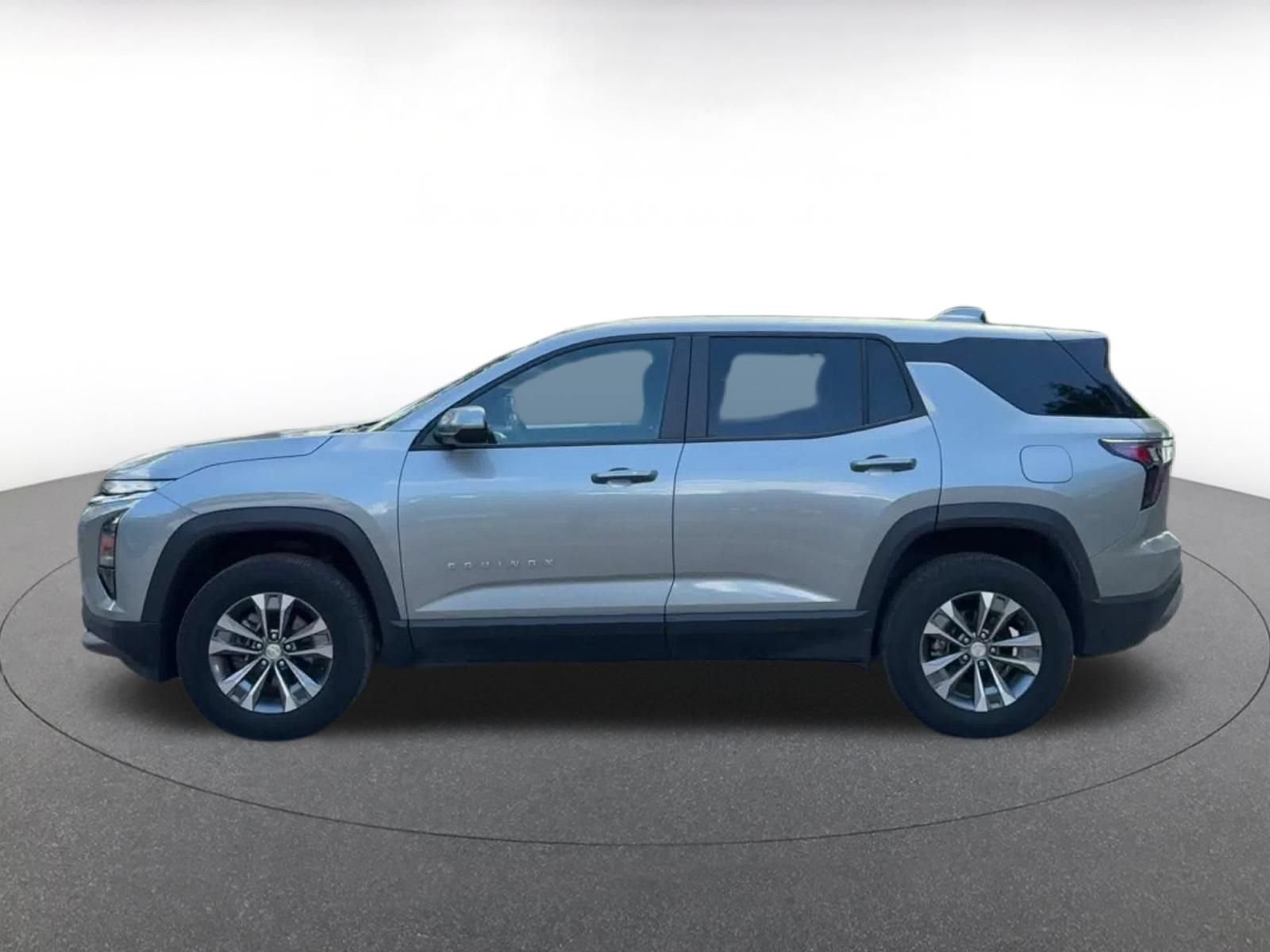 Used 2025 Chevrolet Equinox LT FWD image 8