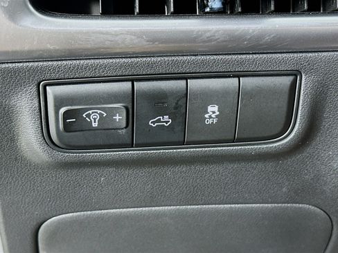 Used 2025 Hyundai Santa Cruz SEL FWD image 17