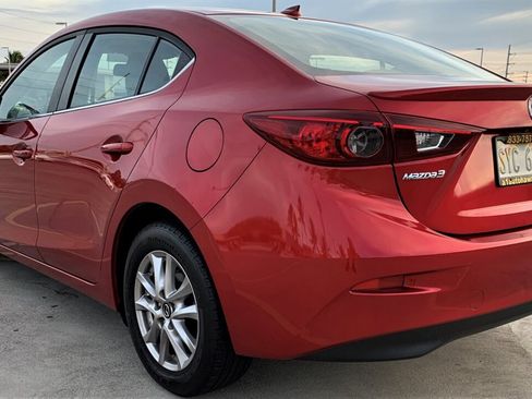 Used 2016 MAZDA MAZDA3 i Touring w/ Popular Equipment Package FWD image 5