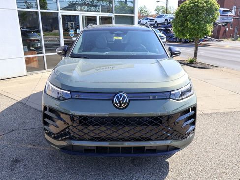 New 2026 Volkswagen Tiguan SE R-Line AWD/4WD image 8