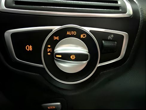 Used 2019 Mercedes-Benz C 300 C300 Sedan image 21