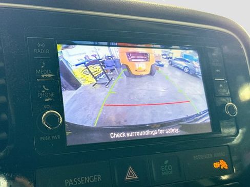 Used 2018 Mitsubishi Outlander ES FWD image 13