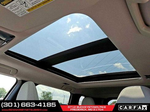 New 2025 Mitsubishi Outlander SE image 10