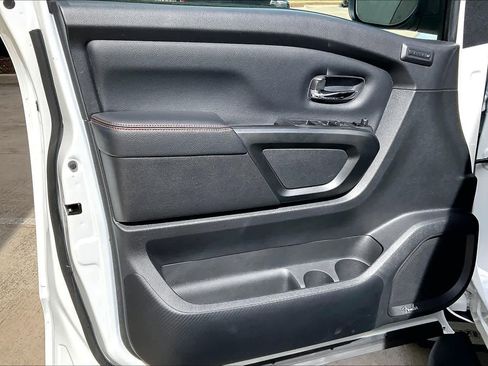 Used 2024 Nissan Titan PRO-4X w/ Pro-4x Convenience Package image 22