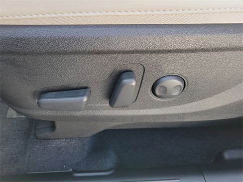 New 2025 Kia Telluride S image 25