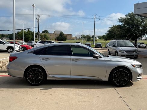 Used 2018 Honda Accord LX image 6