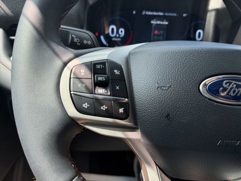 New 2026 Ford Explorer Active RWD image 32