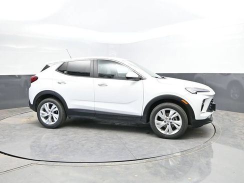 Used 2025 Buick Encore GX Preferred AWD/4WD image 4