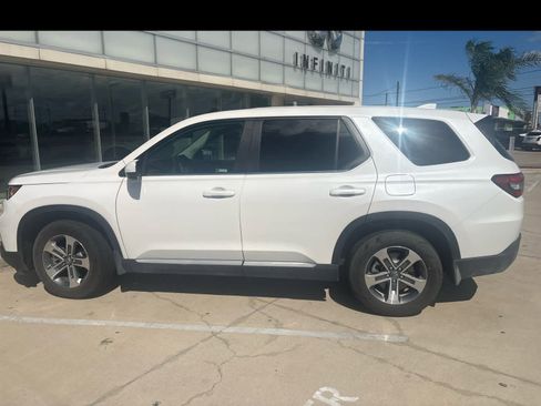 Used 2025 Honda Pilot EX-L image 1