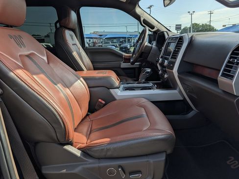 Used 2019 Ford F150 King Ranch w/ Equipment Group 601A Luxury AWD/4WD image 34
