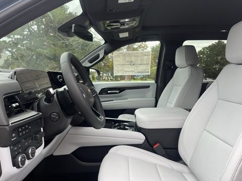 New 2026 Chevrolet Suburban Premier w/ Sun And Tow Package image 14